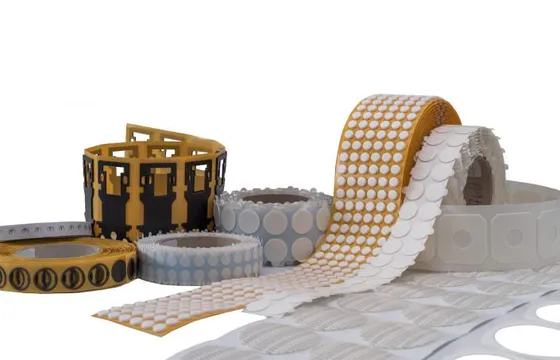 Formgestanzte Gleiter und Schutzteile